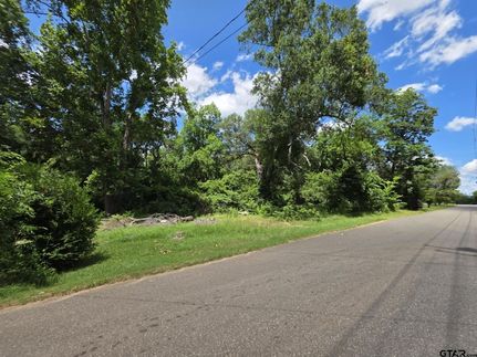 Homesite for sale in Cherokee County, Texas