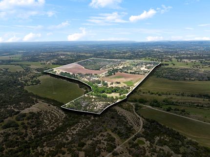 Farm and Ranch in Kendall County, Texas
