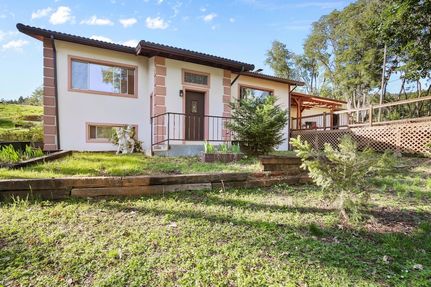 House for sale in Josephine County, Oregon