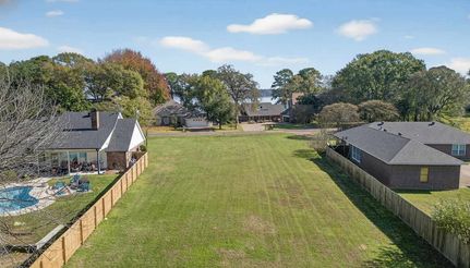 Homesite for sale in Henderson County, Texas