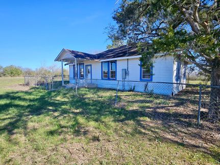 Farm and Ranch in Karnes County, Texas