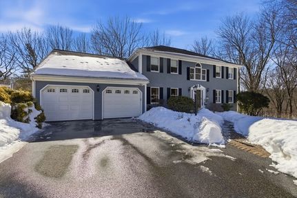 Lakefront Property for sale in Middlesex County, Massachusetts