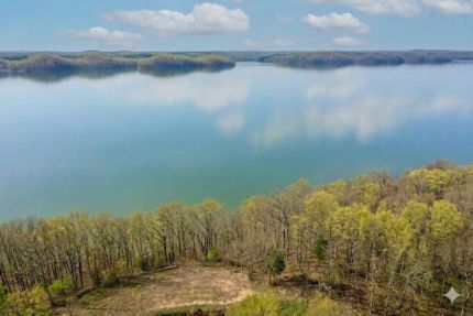 Oceanfront Property for sale in Humphreys County, Tennessee