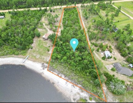 Lakefront Property for sale in Washington County, Florida