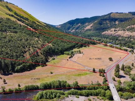 Lakefront Property for sale in Klickitat County, Washington