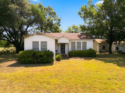 House for sale in Falls County, Texas
