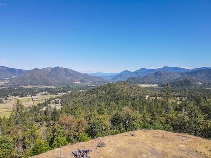 House for sale in Josephine County, Oregon