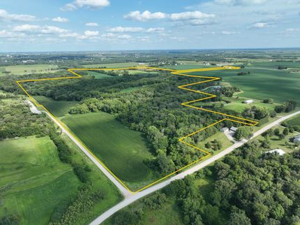 Land for sale in Washington County, Iowa