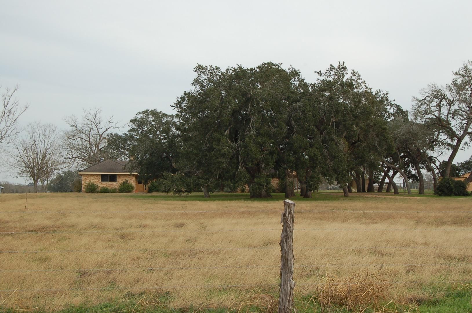 Hallettsville, Lavaca County, TX Farms and Ranches, House for sale