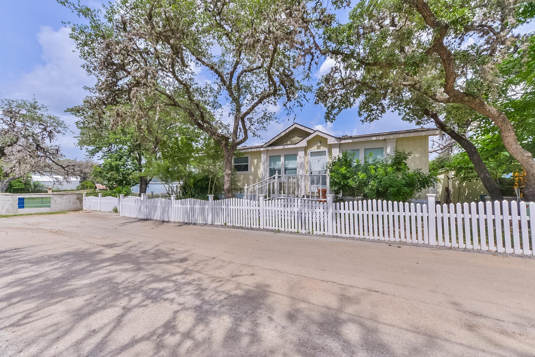 Pipe Creek, Bandera County, TX Recreational Property, Lakefront Property, Waterfront Property