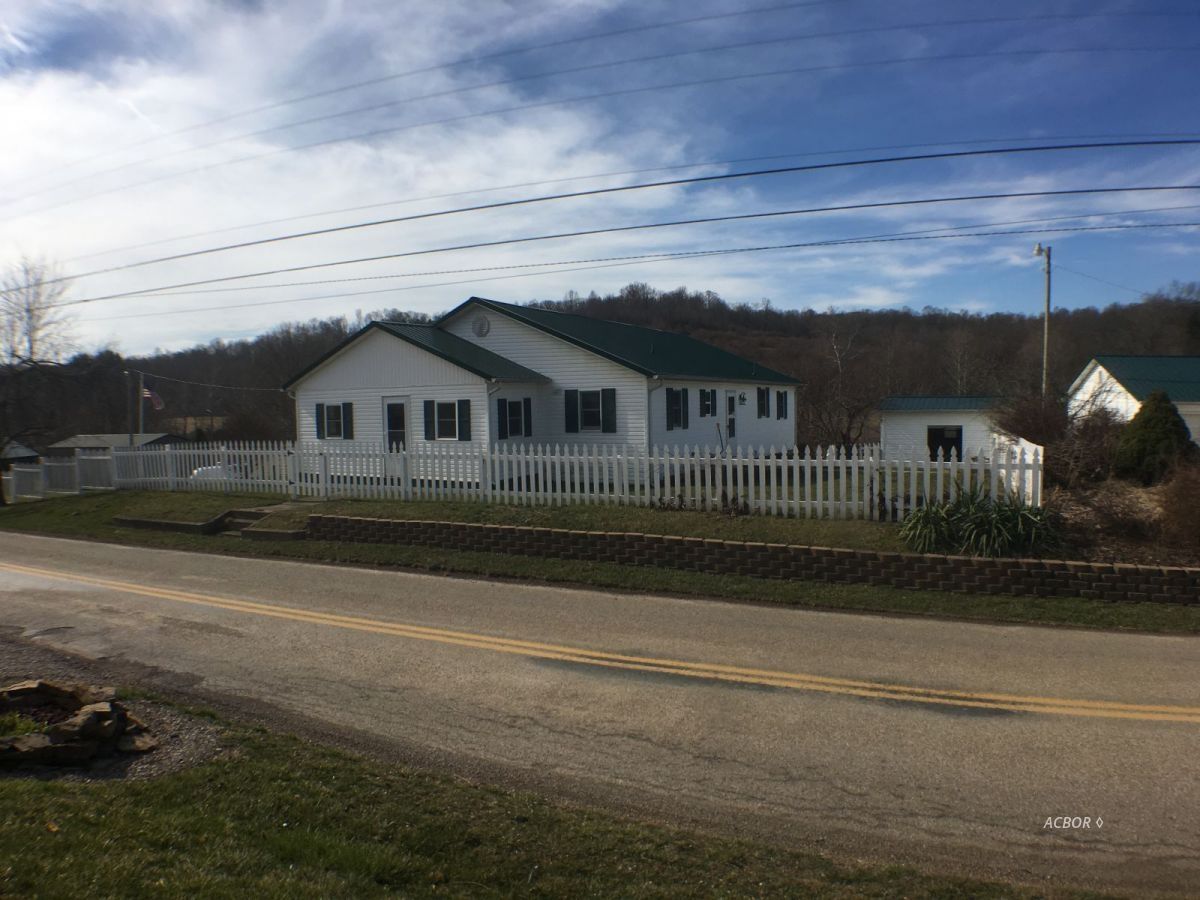 Mcarthur, Vinton County, OH House for sale Property ID 330820060