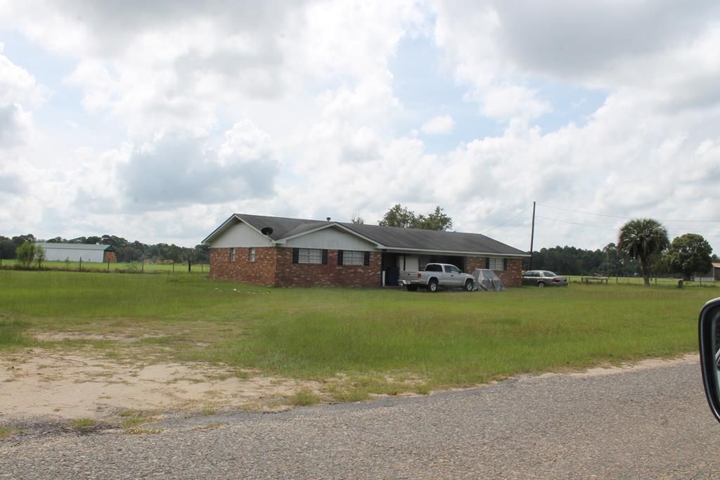 Douglas, Coffee County, GA House for sale Property ID 332709823