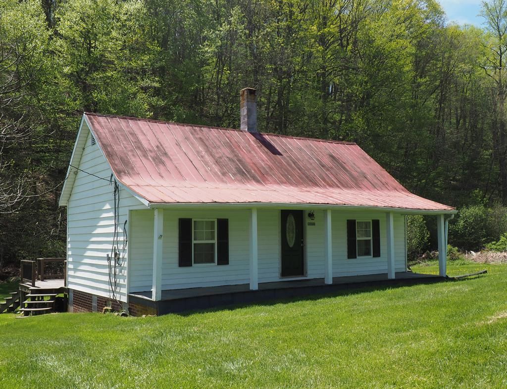 Dugspur, Carroll County, VA House for sale Property ID 334832663