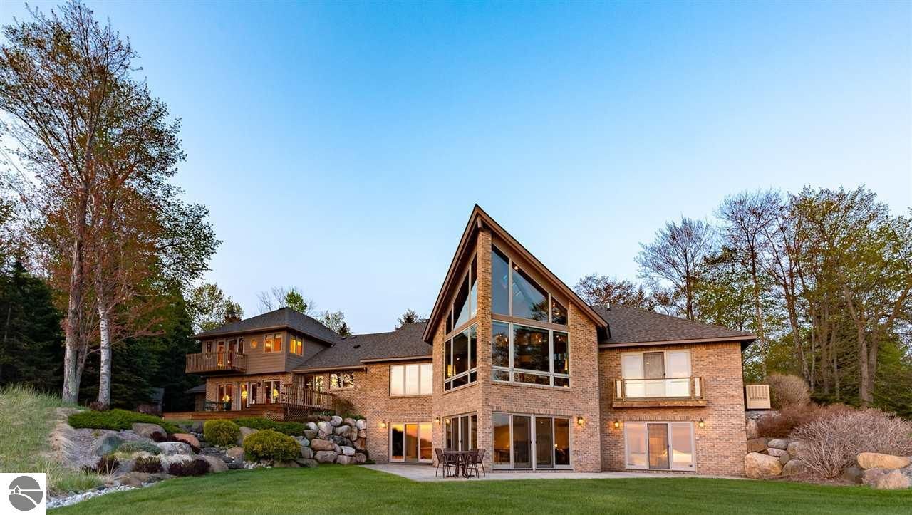 Charlevoix, Charlevoix County, MI House for sale Property ID 334985342