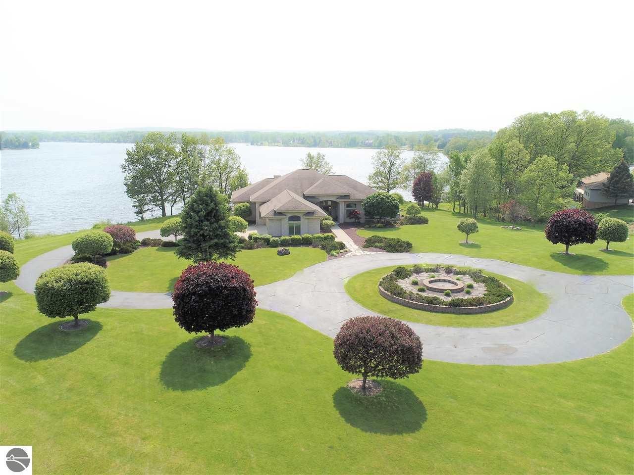 Lake Isabella, Isabella County, MI Lakefront Property, Waterfront