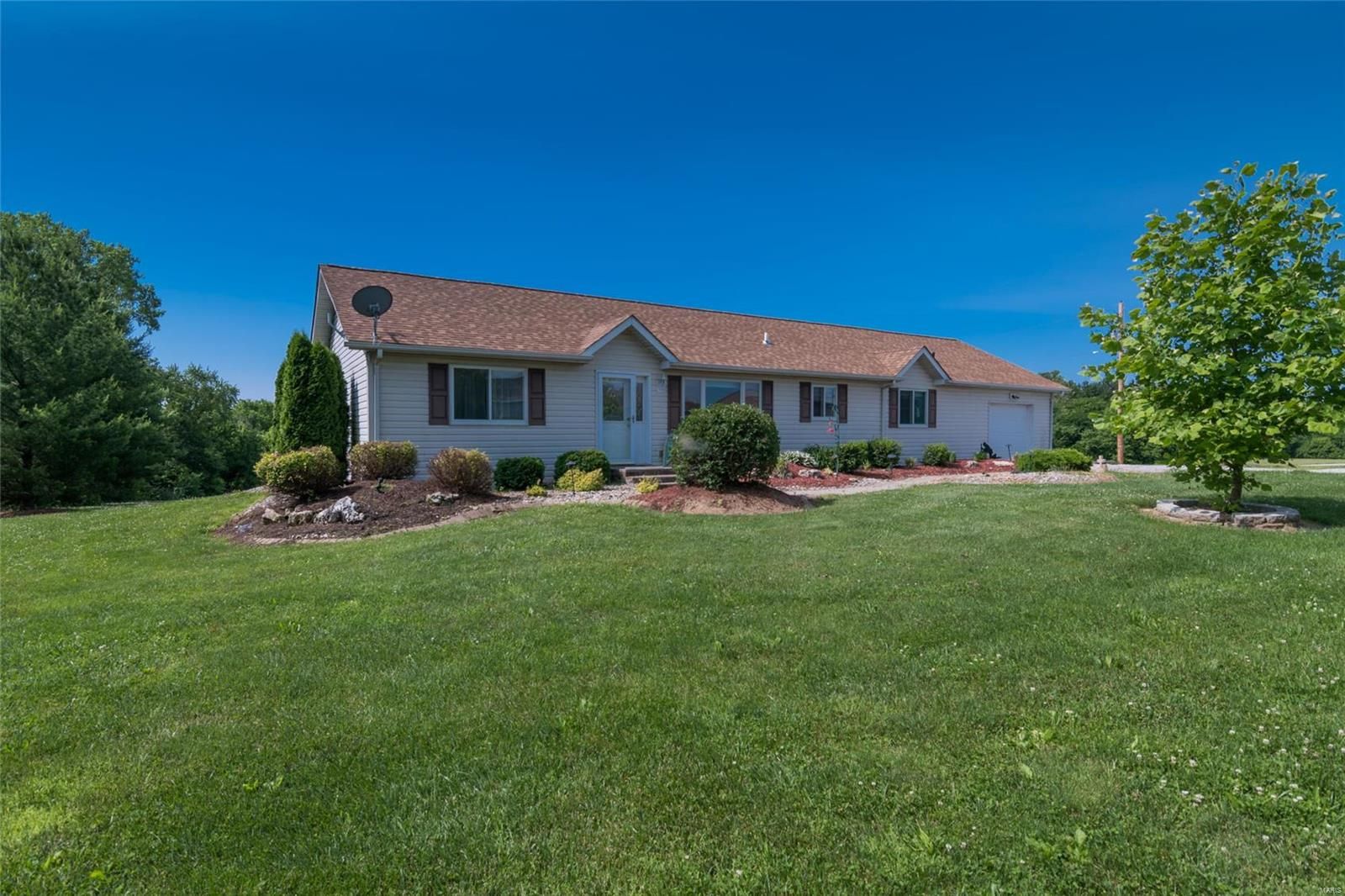 Highland, Madison County, IL House for sale Property ID 335224451