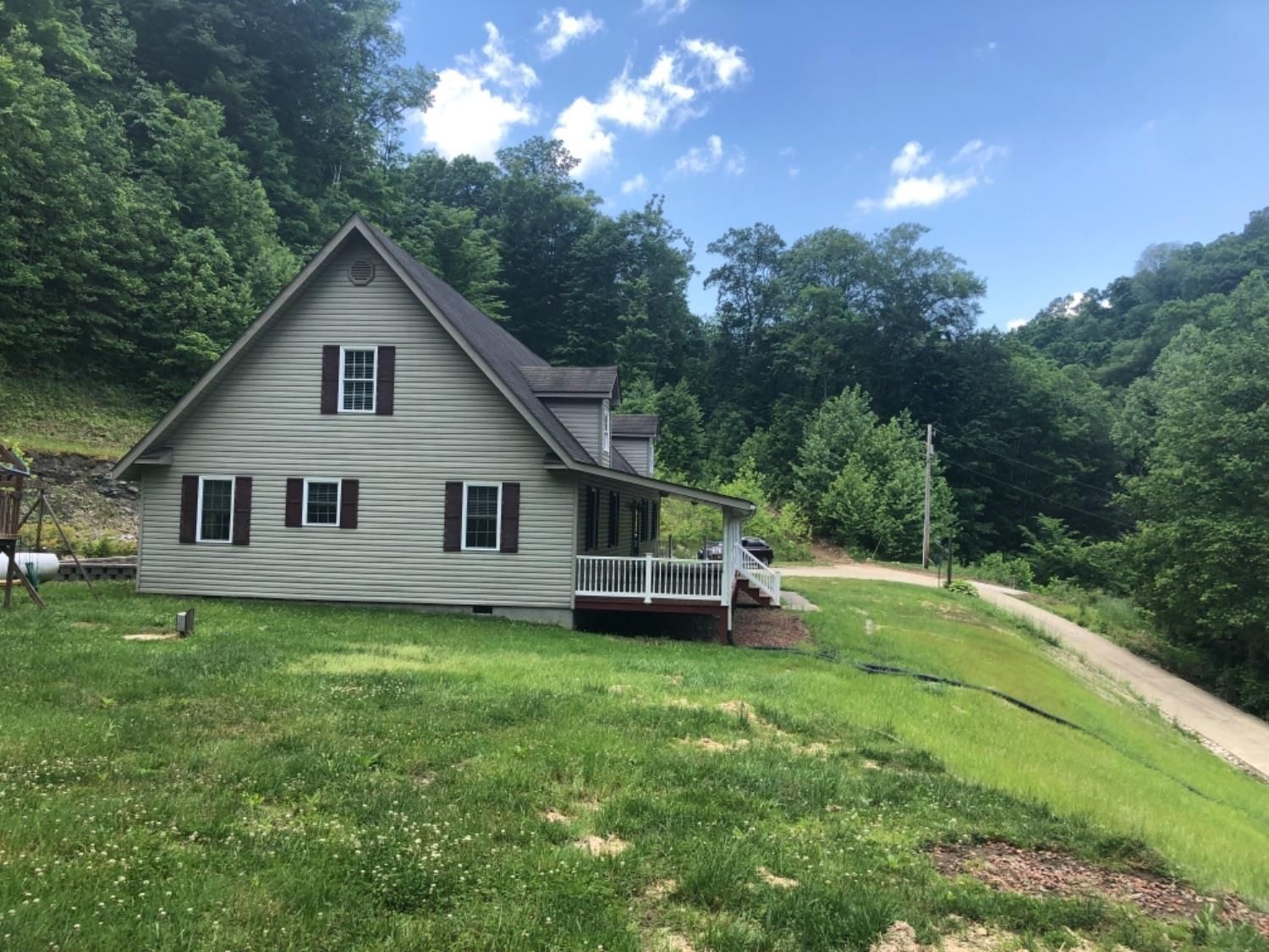 Stanton, Powell County, KY Lakefront Property, Waterfront Property