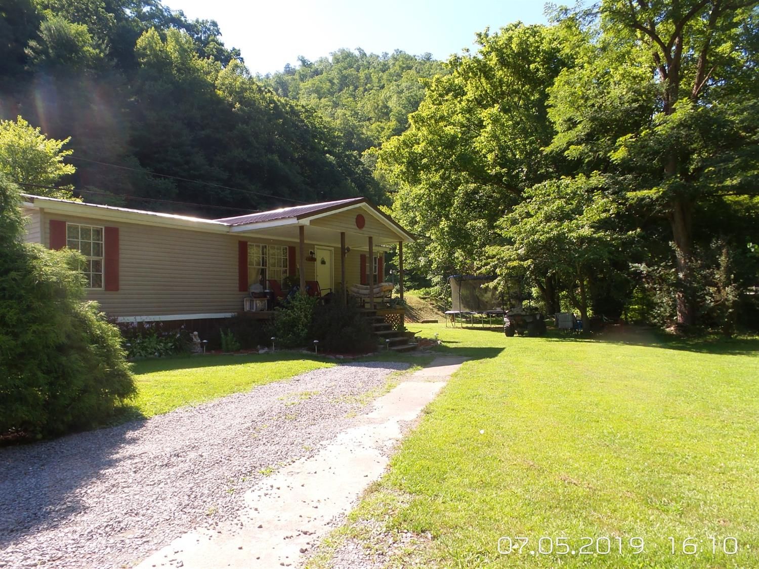 Elkhorn City, Pike County, KY House for sale Property ID 335662136