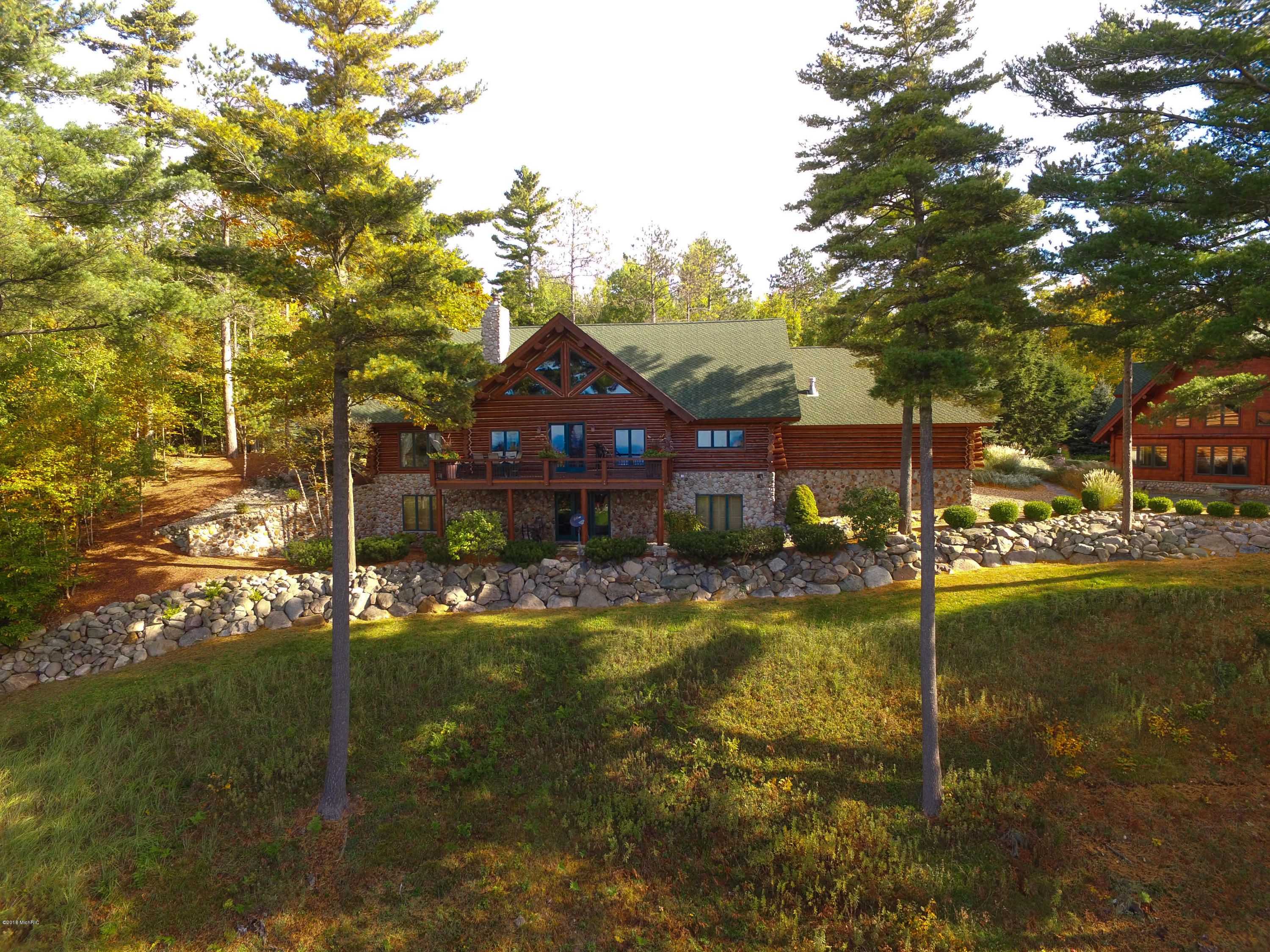 Onekama, Manistee County, MI House for sale Property ID 336679569