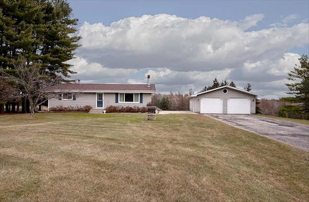 Menominee, Menominee County, MI House for sale Property ID 336836380