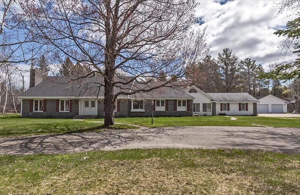 Menominee, Menominee County, MI House for sale Property ID 338037464