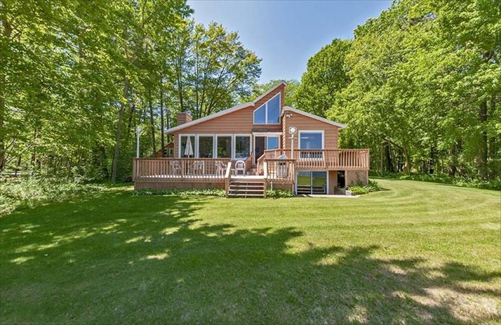 Menominee, Menominee County, MI House for sale Property ID 338390701
