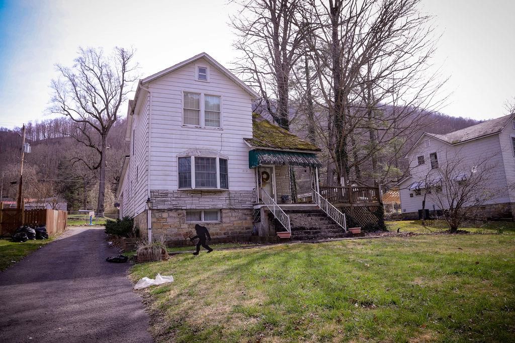 Jenkins, Letcher County, KY House for sale Property ID 337999456