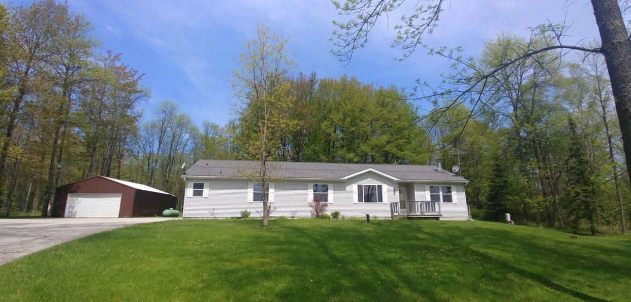 Menominee, Menominee County, MI House for sale Property ID 339014247