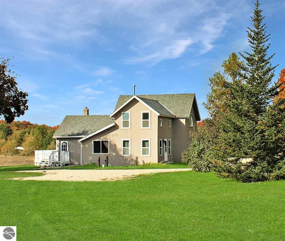 Kalkaska, Kalkaska County, MI House for sale Property ID 338050924