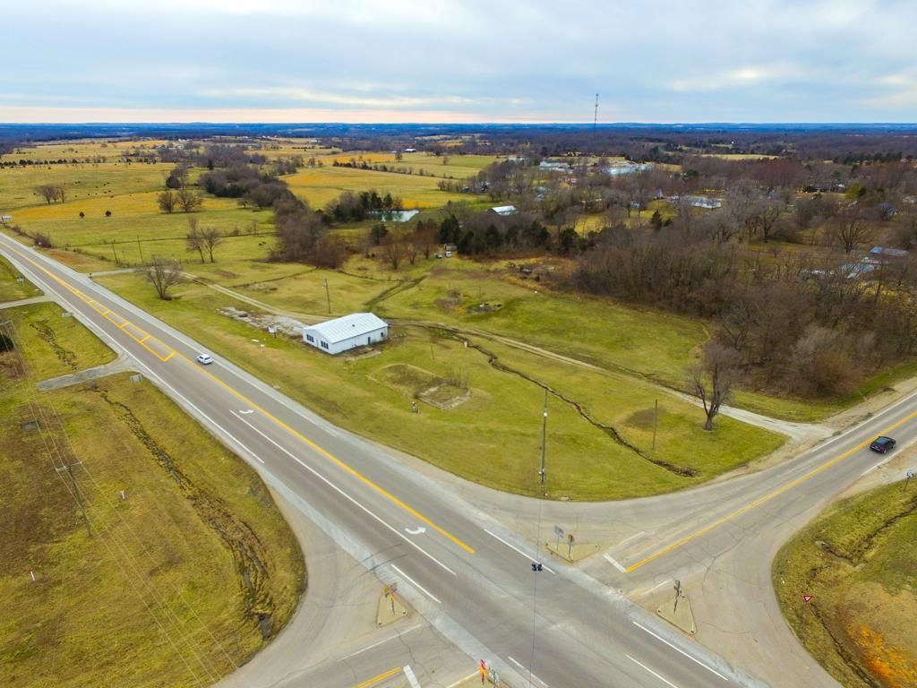 Louisburg, Dallas County, MO Commercial Property for sale Property ID