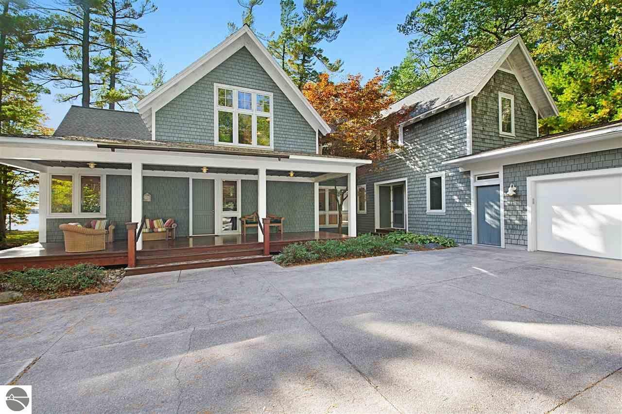 Traverse City, Grand Traverse County, MI Lakefront Property, Waterfront Property, House for sale