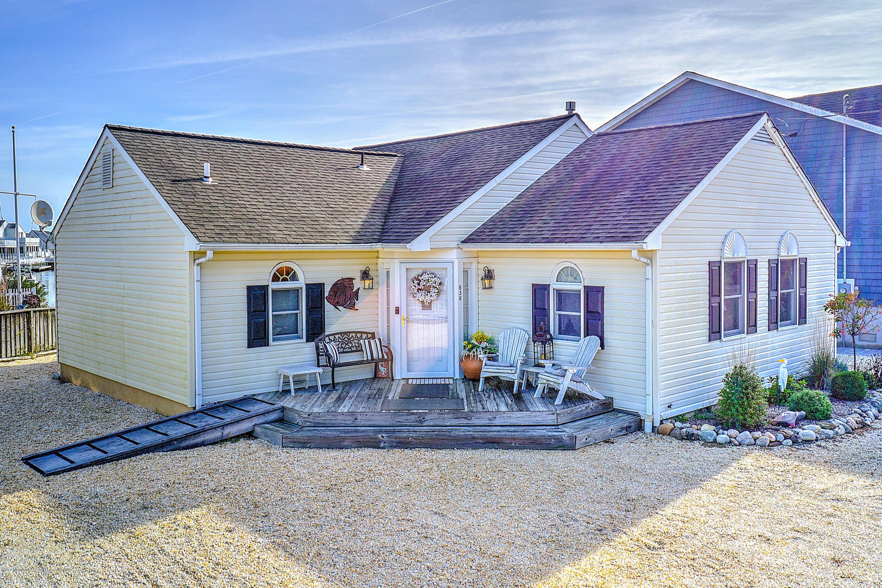 Manahawkin, Ocean County, NJ Lakefront Property, Waterfront Property