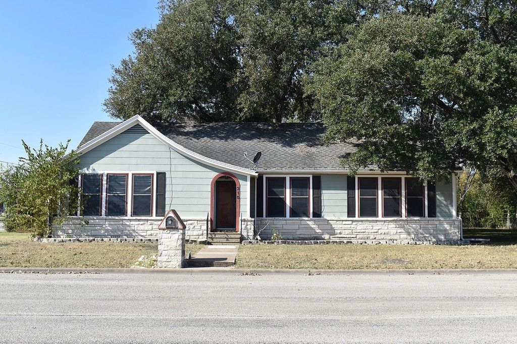Giddings, Lee County, TX House for sale Property ID 409053140 LandWatch