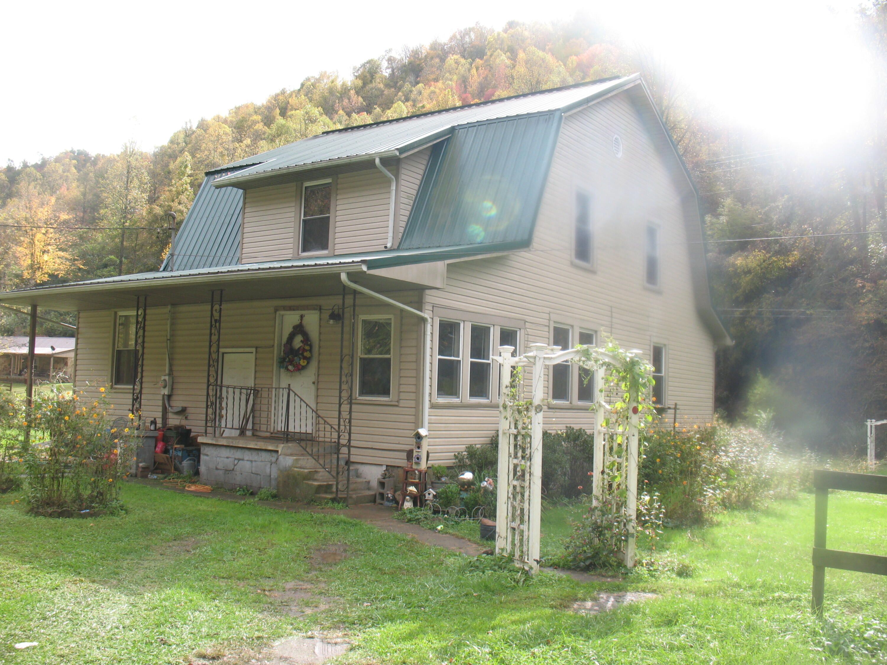 Roark, Leslie County, KY Farms and Ranches, House for sale Property ID