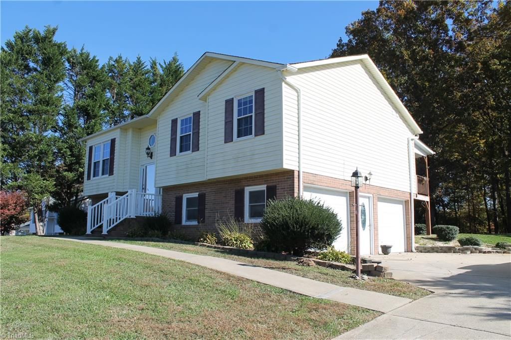 Mount Airy, Surry County, NC House for sale Property ID 412101038