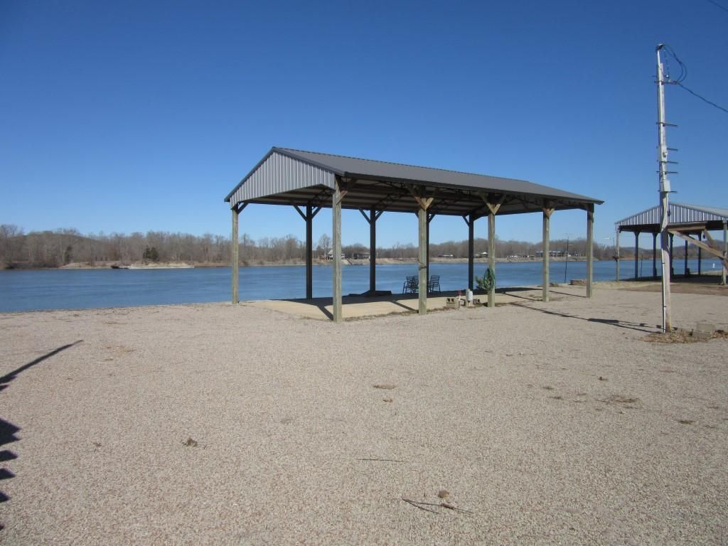 Clifton, Perry County, TN Recreational Property, Riverfront Property