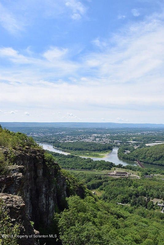 Duryea, Luzerne County, PA Farms and Ranches, Lakefront Property