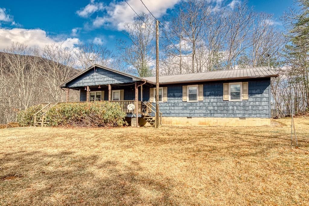 Bland, Bland County, VA Lakefront Property, Waterfront Property, House
