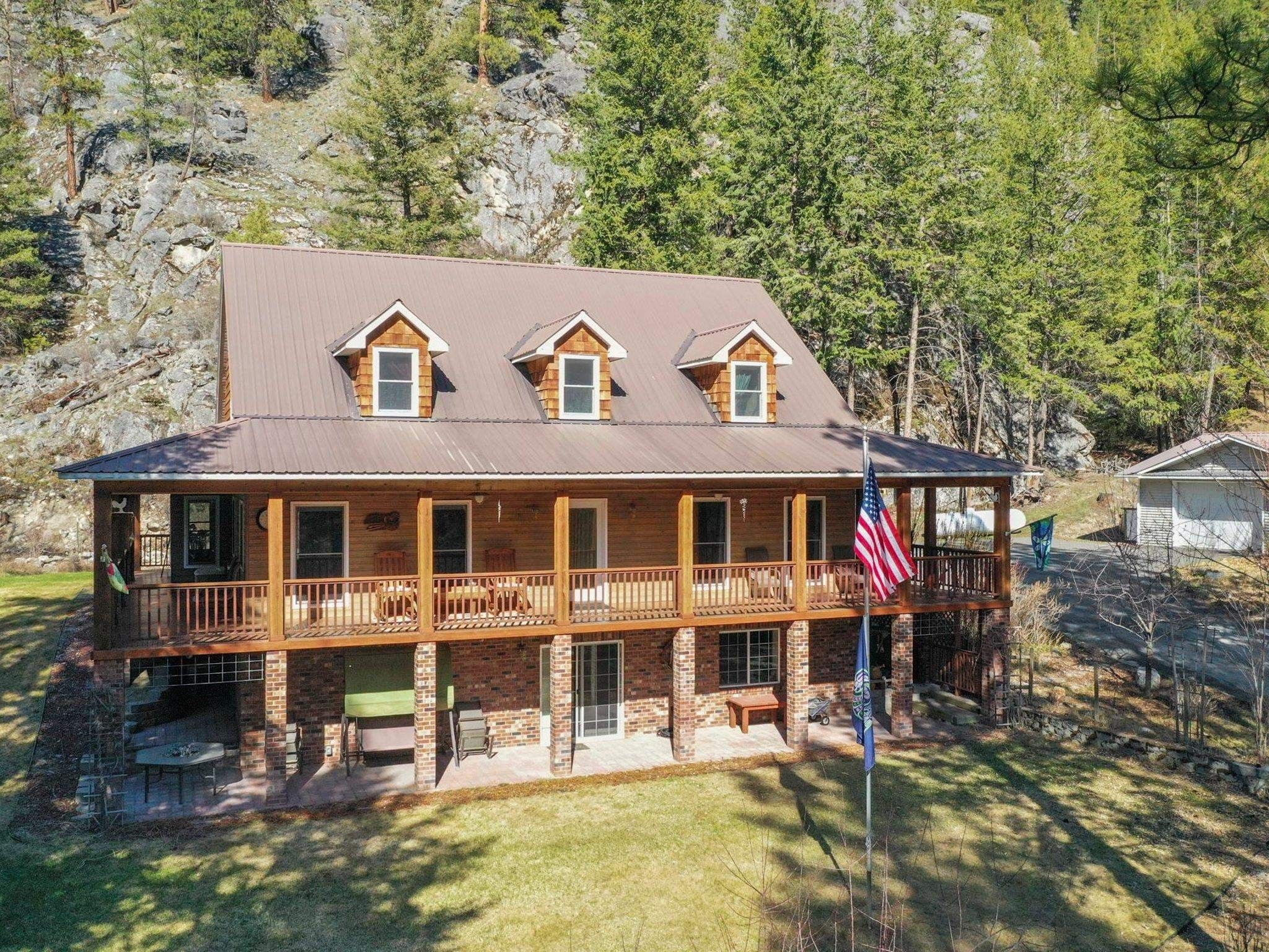 Curlew, Ferry County, WA Lakefront Property, Waterfront Property, House