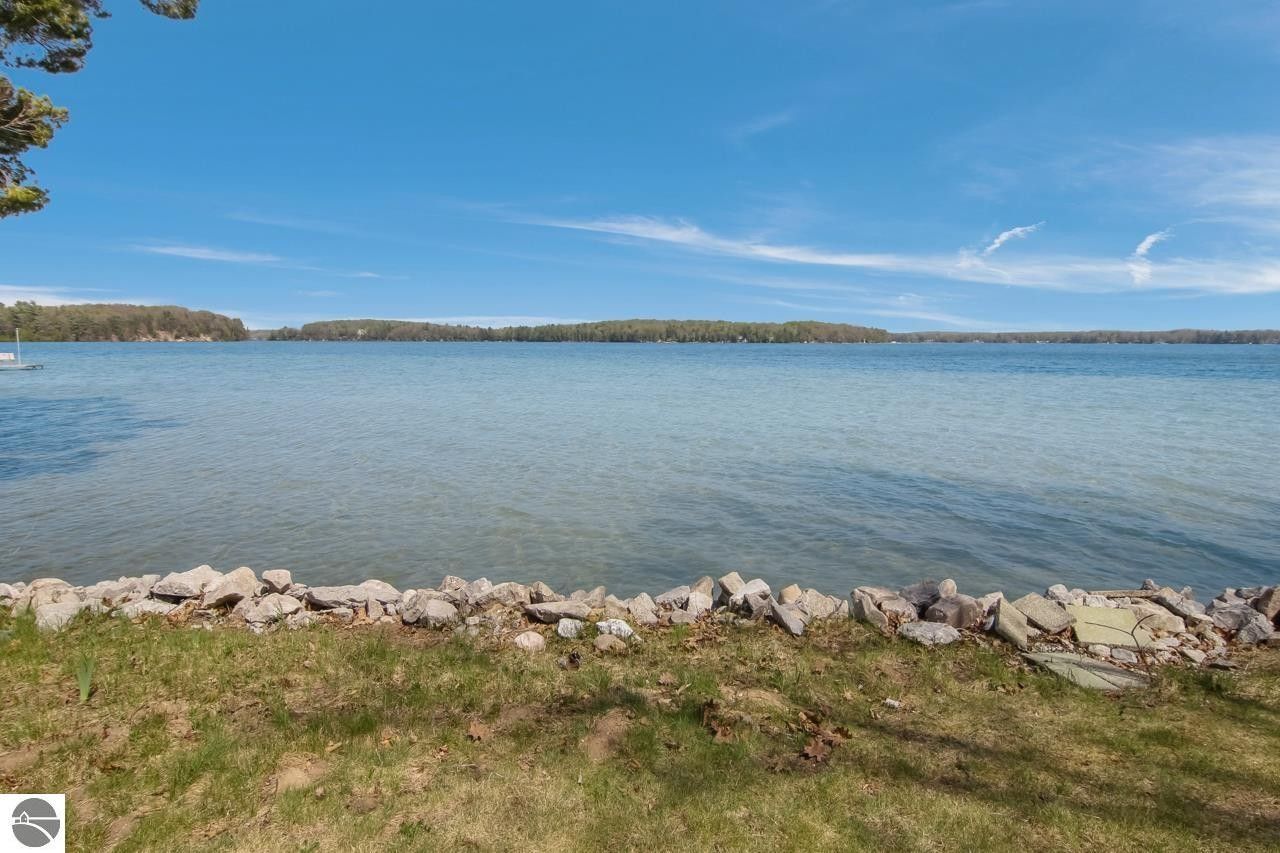 Traverse City, Grand Traverse County, MI Lakefront Property, Waterfront