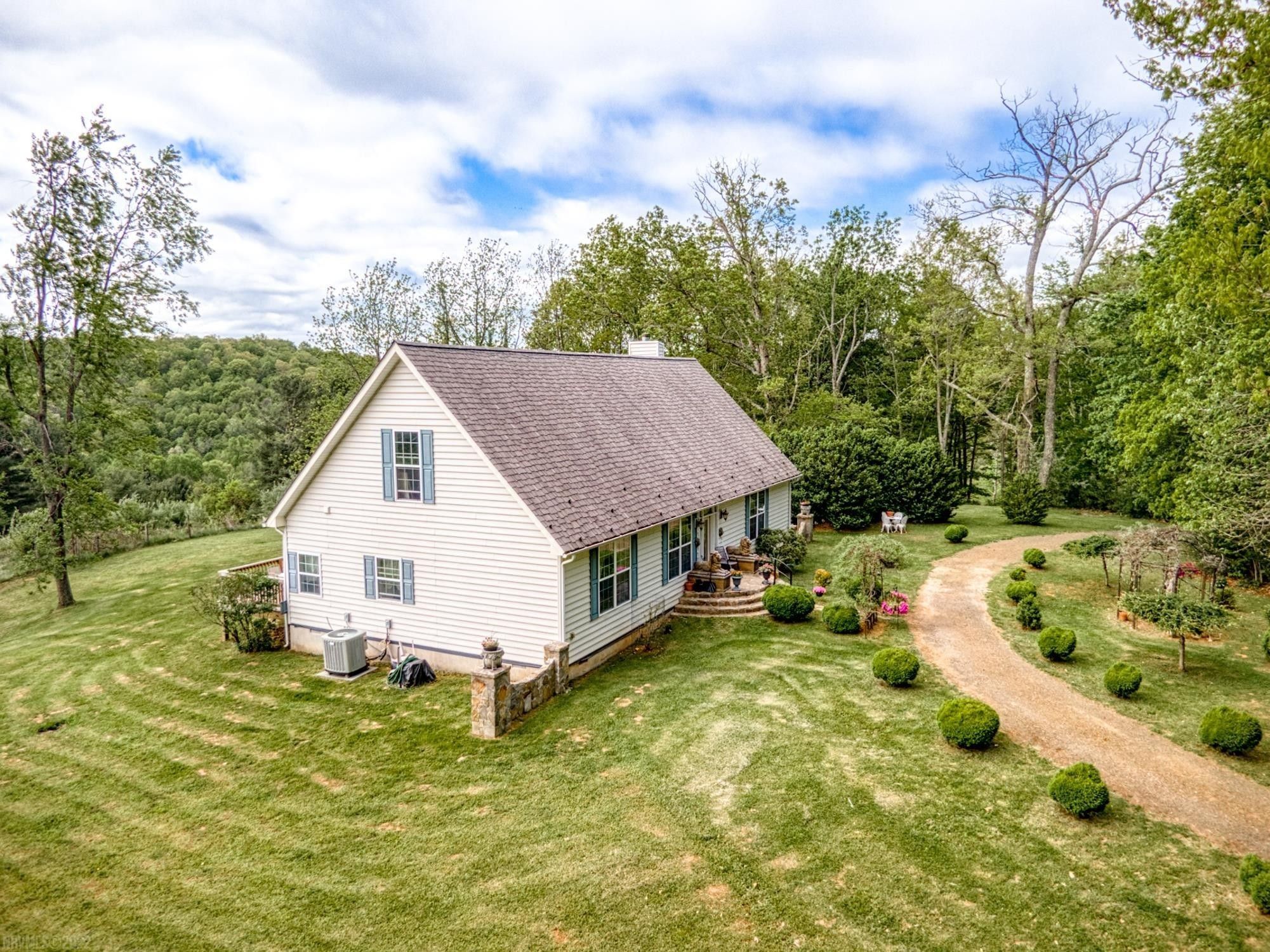 Floyd, Floyd County, VA Lakefront Property, Waterfront Property, House