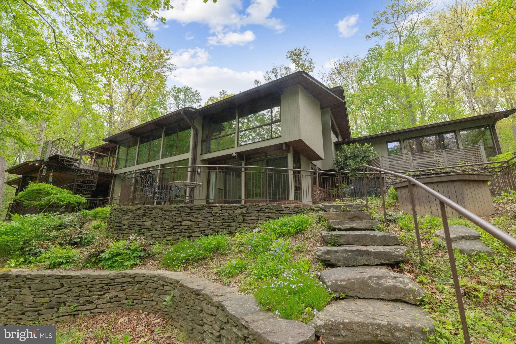 Great Falls, Fairfax County, VA Lakefront Property, Waterfront Property, House for sale Property