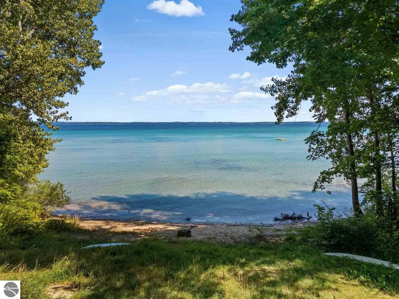Traverse City, Grand Traverse County, MI Lakefront Property, Waterfront