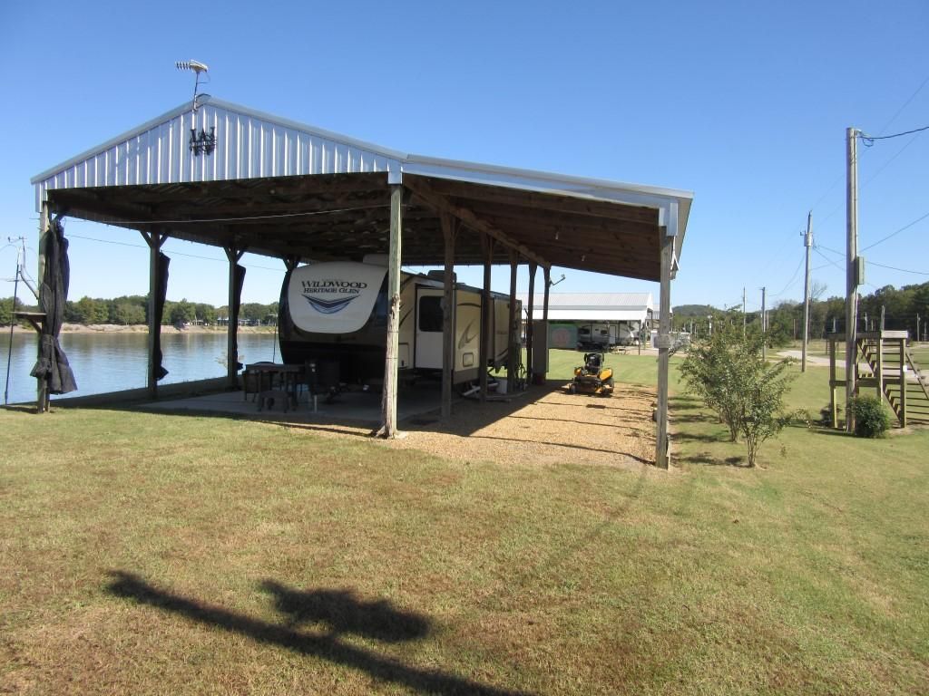 Clifton, Wayne County, TN Recreational Property, Riverfront Property