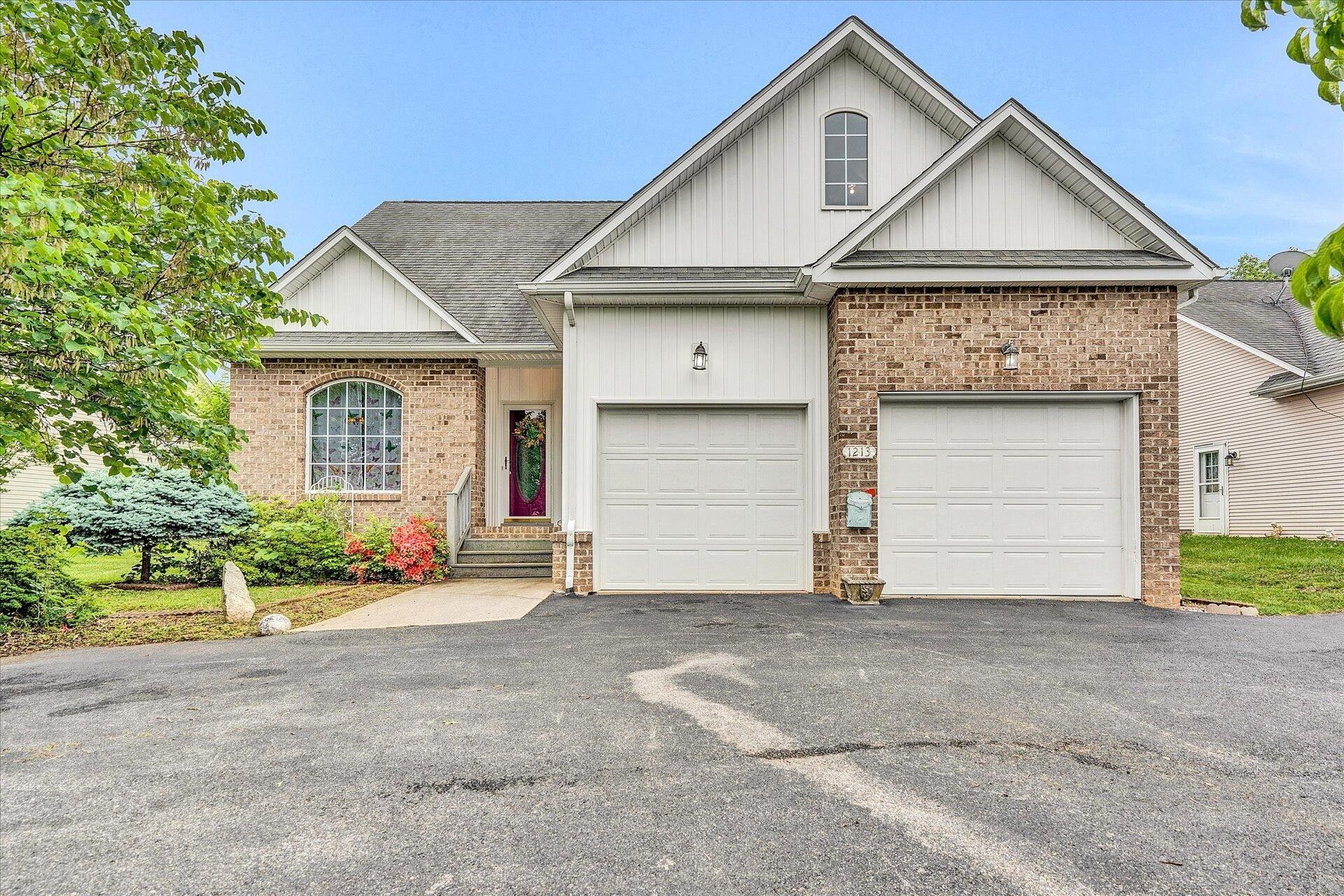 Vinton, Roanoke County, VA House for sale Property ID 413732179