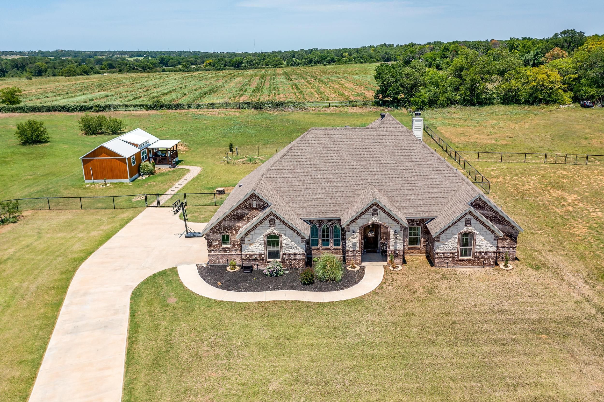 108 Bruce Crandall Court, Weatherford, TX 76088 MLS Ntreis