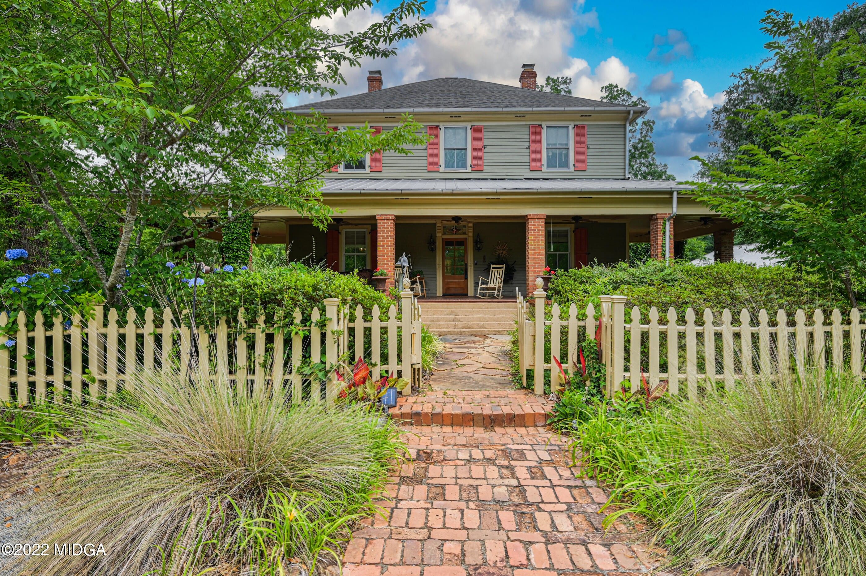 Gray, Jones County, GA Lakefront Property, Waterfront Property, House