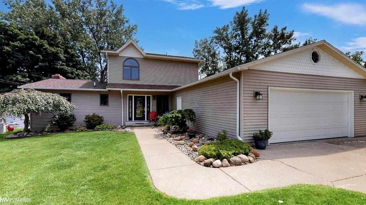 Fenton, Genesee County, MI Lakefront Property, Waterfront Property