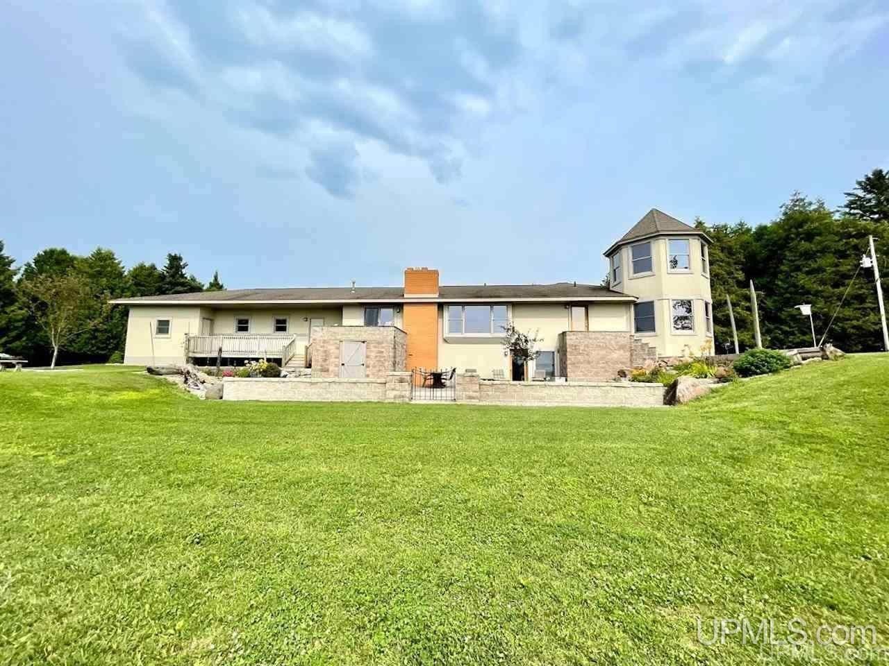 Rapid River, Delta County, MI Lakefront Property, Waterfront Property, House for sale Property
