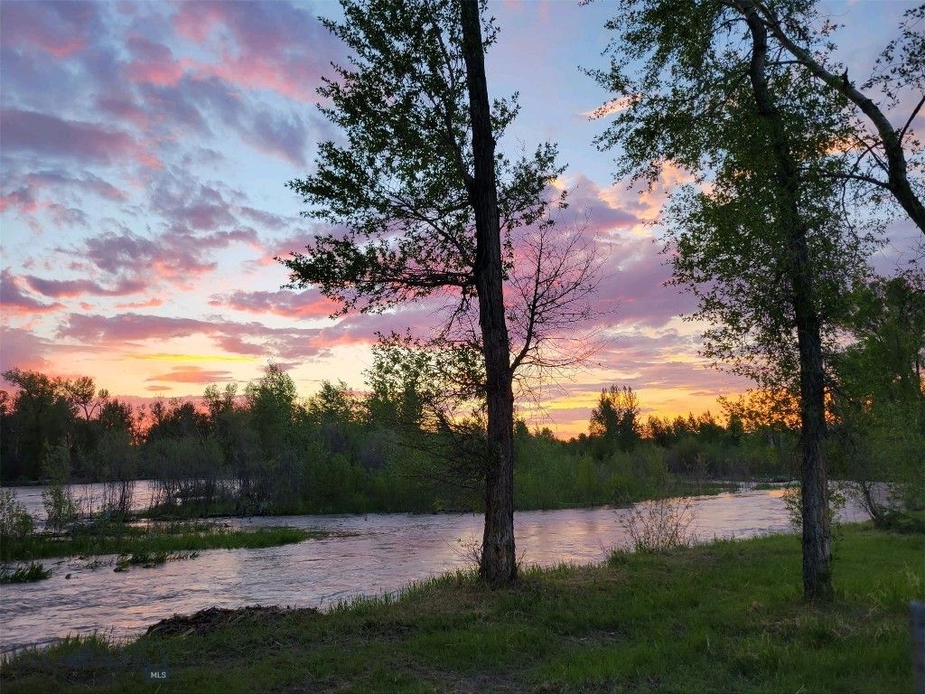 Belgrade, Gallatin County, MT Lakefront Property, Waterfront Property